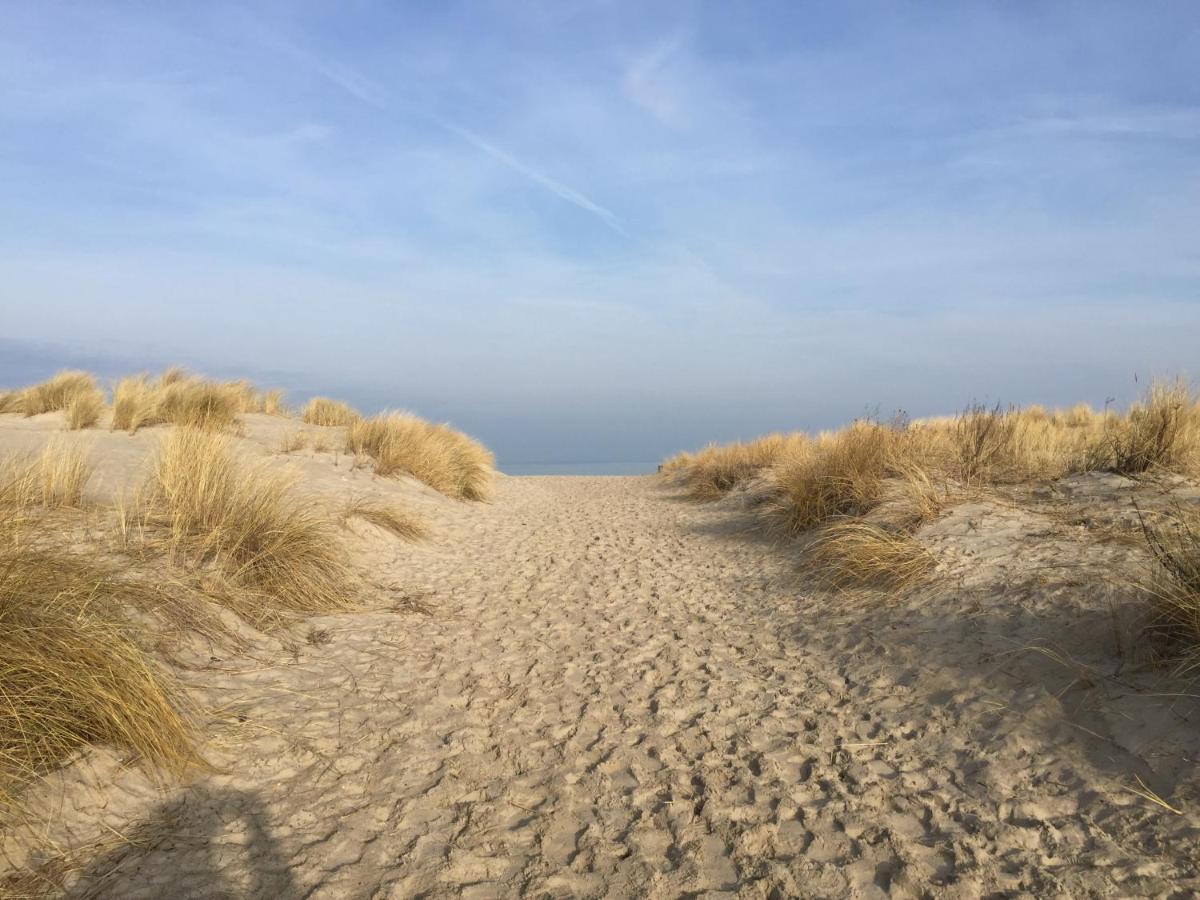 Ankerplatz Warnemuende - Direkte Strandnaehe Mit Leuchtturmblick Росток Екстериор снимка